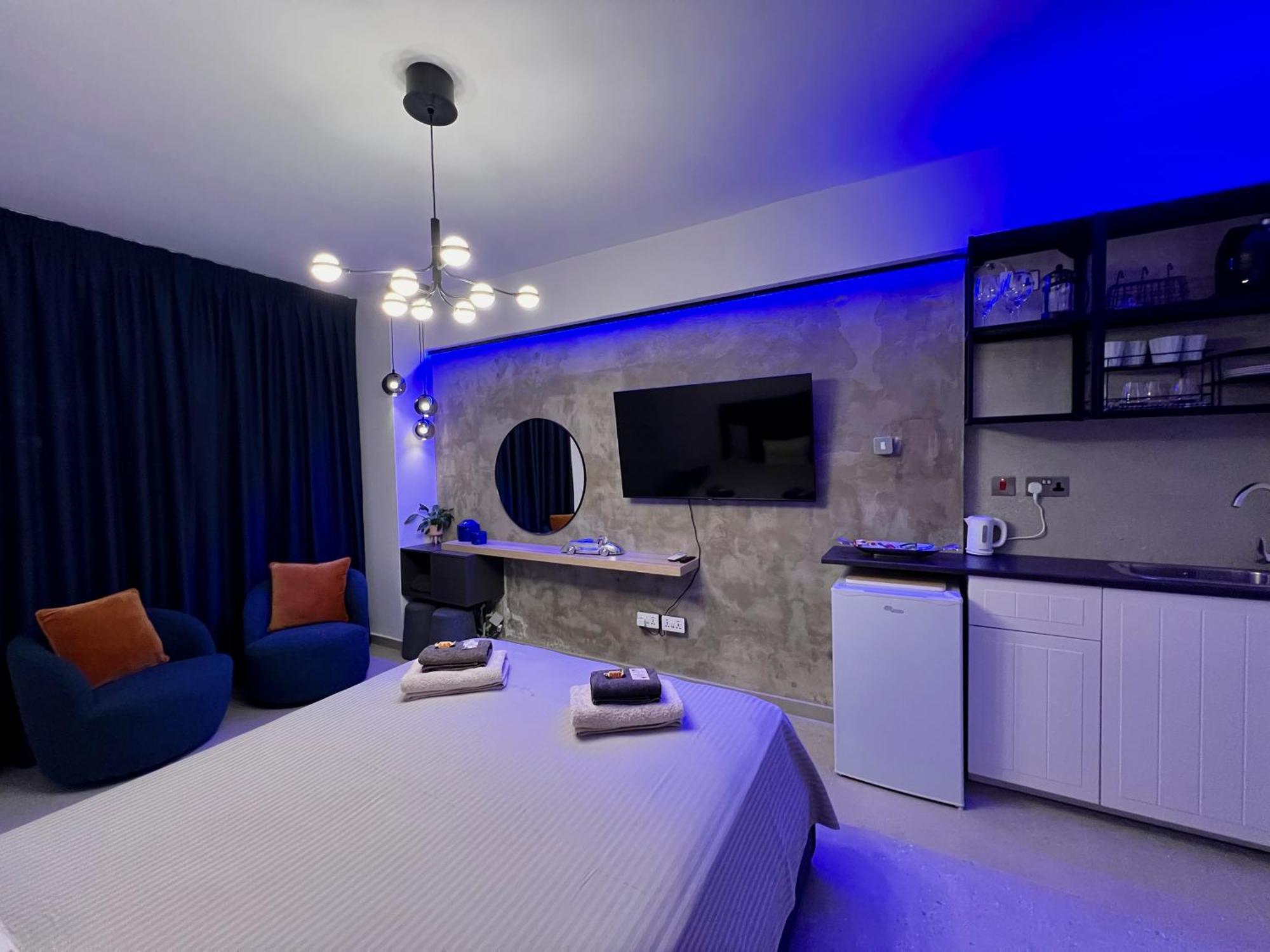 Fat Cow Apartments Larnaca Dış mekan fotoğraf